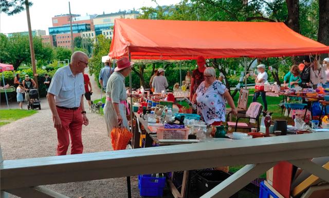 Bilden från loppmarknaden år 2021